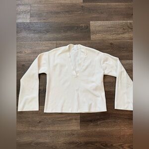 Good American Sweater. Women’s size 00/0.  Off white color, very cute style.